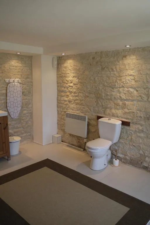 2 Bedrooms Cottage Rental in Saint Nicolas de Pierrepont, France