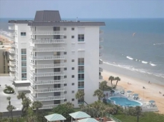 2 Bedrooms Condo Aquarius Condominium