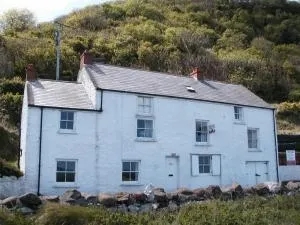 2 Bedrooms Apartment Rental in Antrim Coast, Ireland