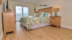 SEAO307: Lovely Beachfront Oasis with Miles of White Sandy Beach