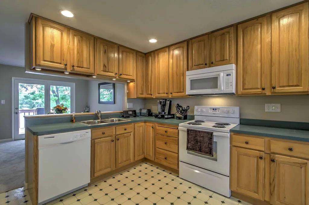 4 Bedrooms Pet Friendly House Rental in Iowa, USA