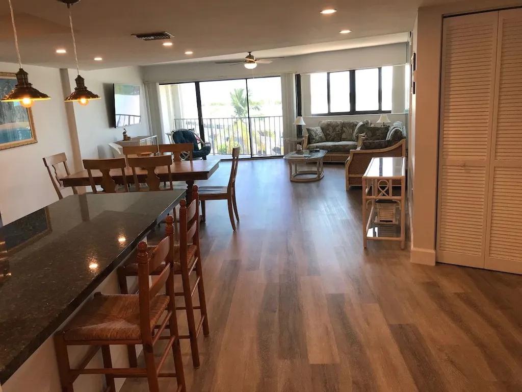 2 Bedrooms Condo Rental in Key Largo, Florida LICENSED MGER BRAND