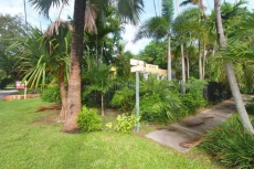 2BR/1BA Like house-COCONUT GROVE top location-garden+terrace-pet