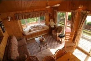 2 Bedrooms Condo Lakefront Home