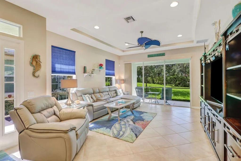 2 Bedrooms Villa Rental in Fort Myers, Florida