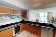 Breathtaking Oasis Grand Condo, Stunning River View, Resort Lifestyle, Free Parking & WiFi