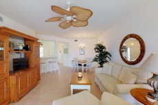 Beautiful Ground Floor Unit, Free WiFi, Social Club Membership Included, Enjoy Country Club Living!