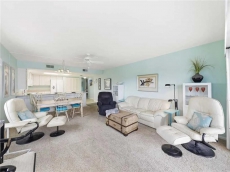 Pelican Watch 208, Sleeps 4, 2 Bedrooms, Beach Front, Pool, Elevator, WiFi