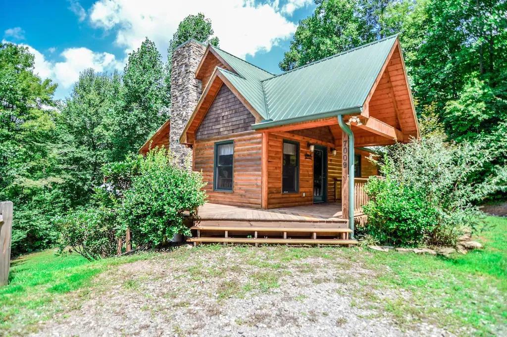 3 Bedrooms Cabin Rental in Hiawassee, Georgia