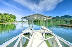 Luxury Lakefront Hiawassee Cottage w/Boat Dock!