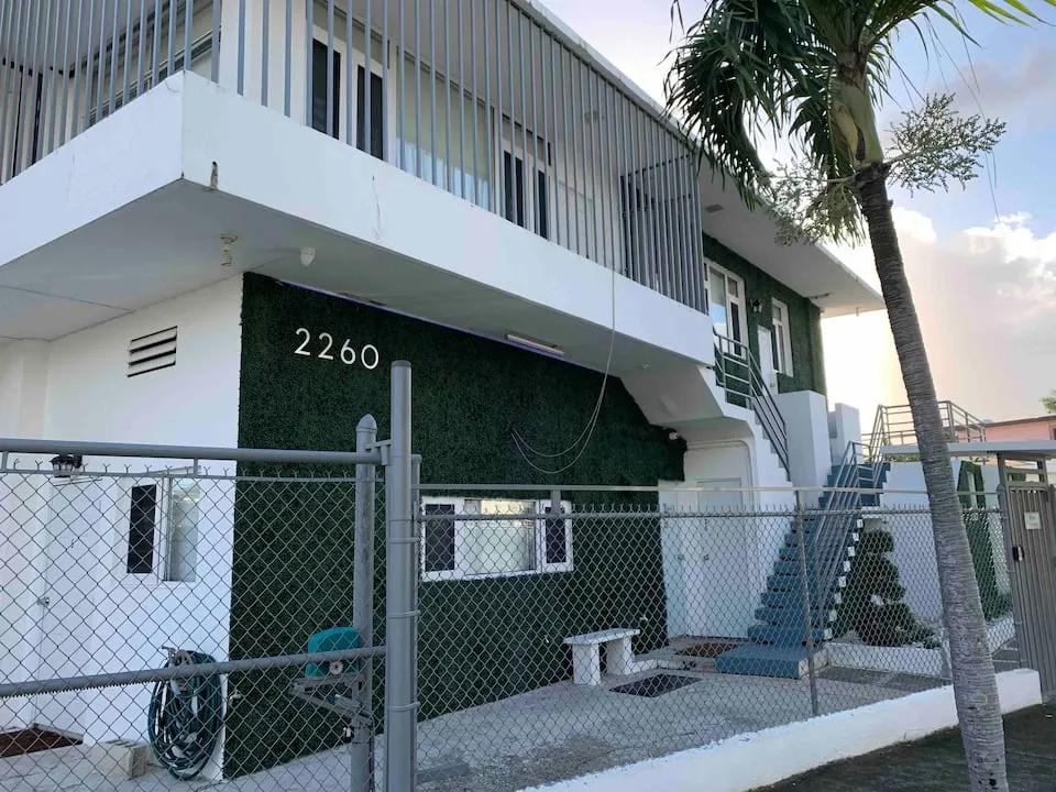 4 Bedrooms Apartment rental in San Juan, Puerto Rico. Entire flat hosted by Victor