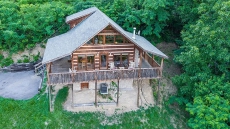 Private Smoky Mtn Log Cabin with Great Mountain View! Hot Tub! Pool Table, WiFi