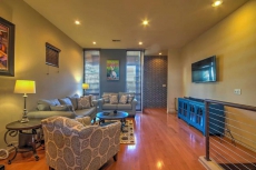2BR Memphis Condo - Prime Downtown Location!