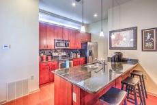 2 bedroom / 2.5 bath Memphis Condo - Prime Downtown Location!