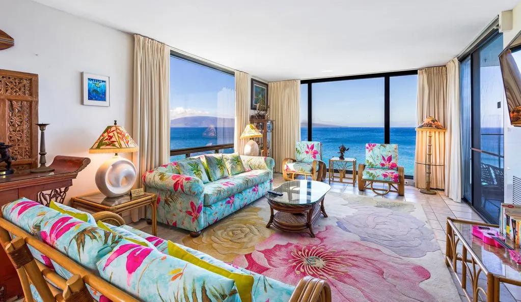 2 Bedrooms Beachfront, Mountain View Condo Rental in Kaanapali, Hawaii