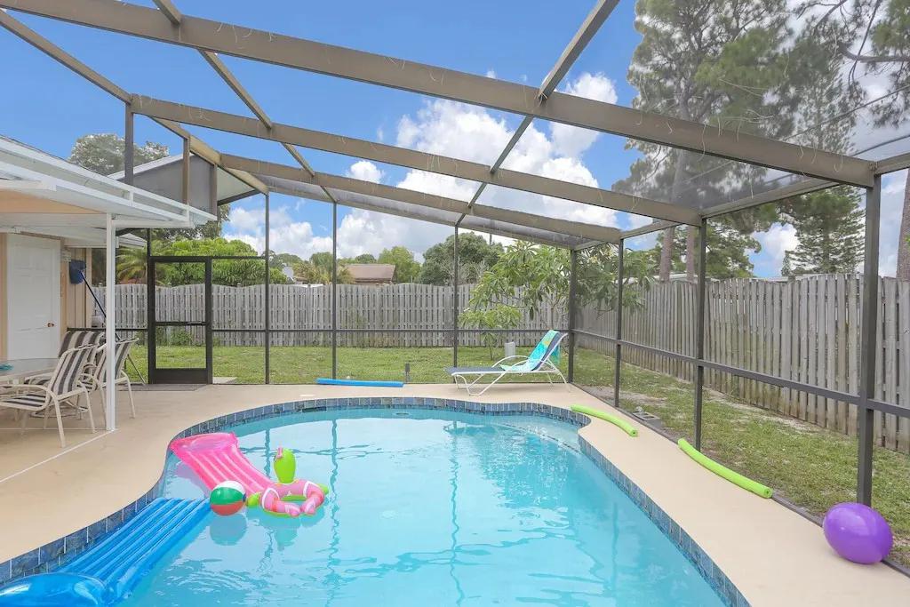 3 Bedrooms Pet Friendly House Rental in Venice, Florida