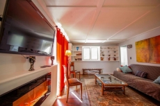 Unique 1 bedroom sleeps 2-5 wood sauna swimming