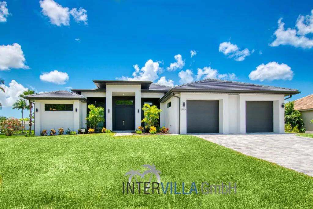 3 Bedrooms Villa Rental in Cape Coral, Florida