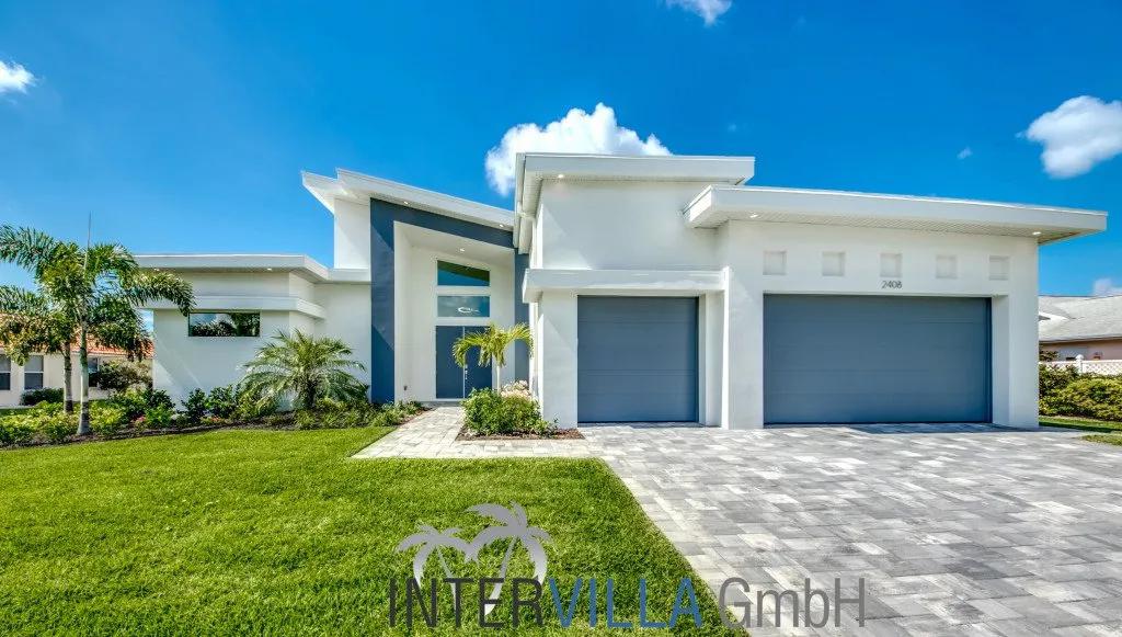 3 Bedrooms Villa Rental in Cape Coral, Florida