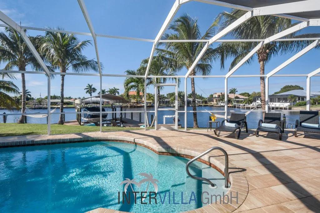 3 Bedrooms Villa Rental in Cape Coral, Florida