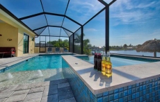 Intervillas Florida - Villa Solaris at the lake