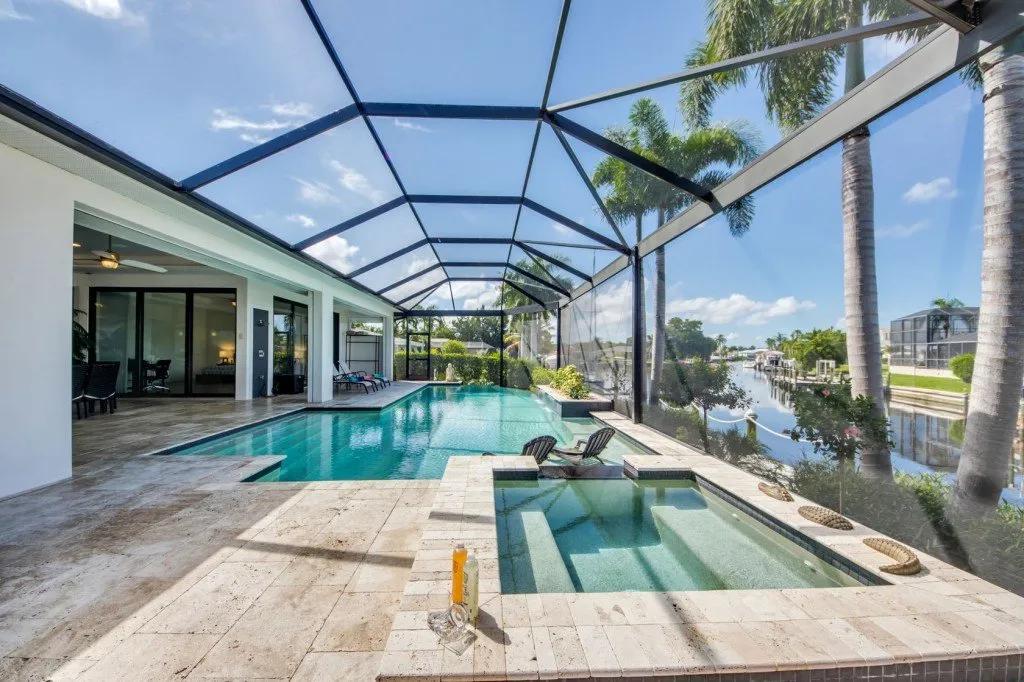 4 Bedrooms Villa Rental in Cape Coral, Florida