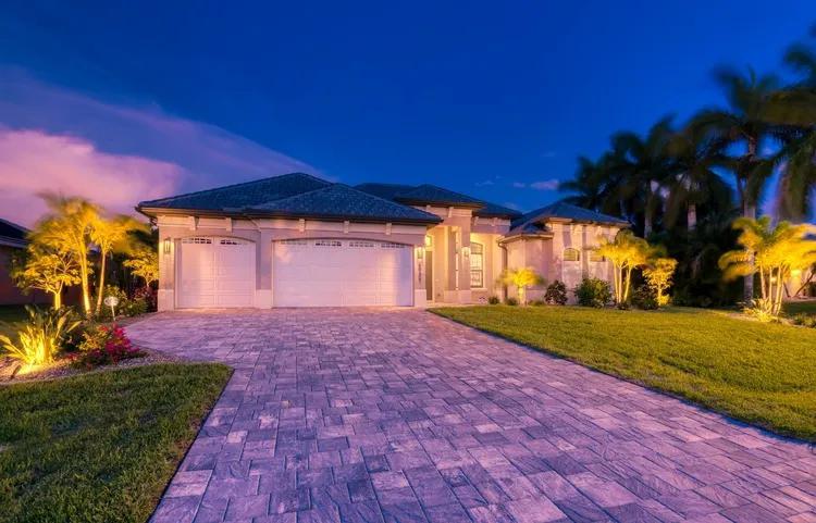 4 Bedrooms Villa Rental in Cape Coral, Florida
