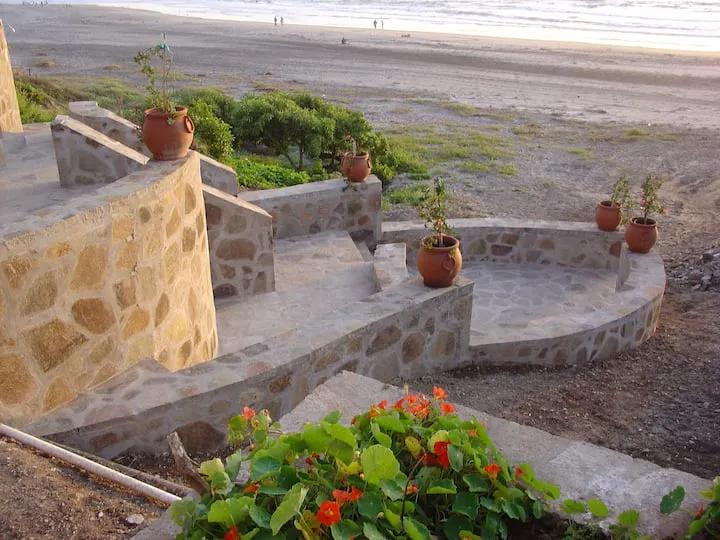 4 Bedrooms Beachfront, Villa Rental in Baja California, Mexico