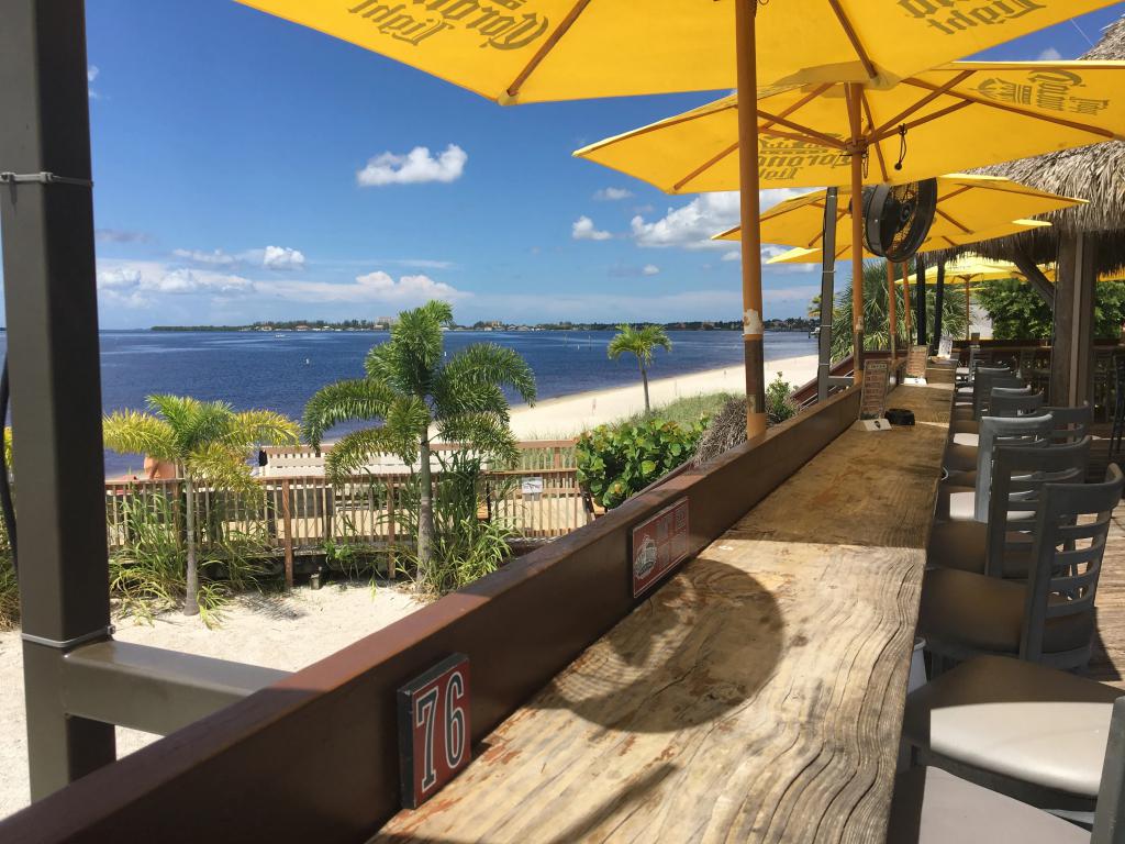 2 Bedrooms Lakefront House Rental in Cape Coral, Florida