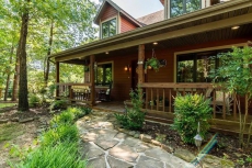 Woodsong Cottage - Charming 2BR Secluded Cottage Near Branson on 40 Acres Hot Tub Foosball Table