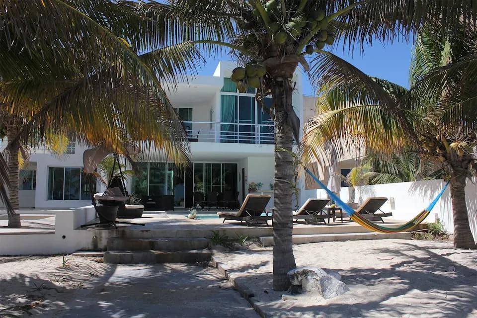 5 Bedrooms Beachfront, House Rental in Chicxulub Puerto, Yucatan