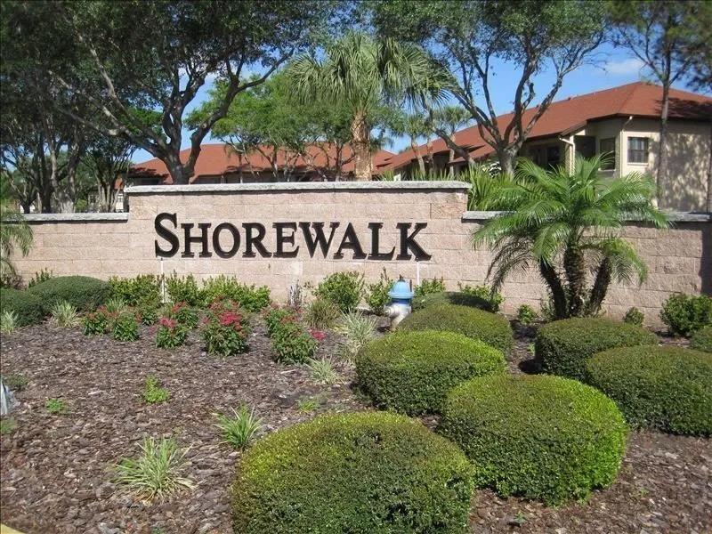 2 Bedrooms Lakefront Condo Rental in Bradenton, Florida