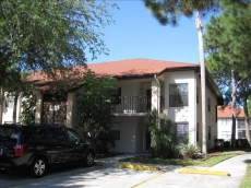 Shorewalk Condo, Newly Redecorated with Lake View