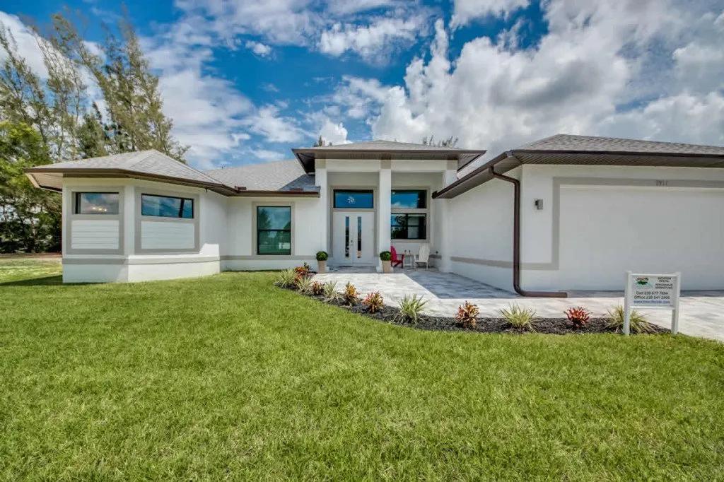4 Bedrooms Villa Rental in Cape Coral, Florida
