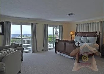 4 Bedrooms House Surfside 