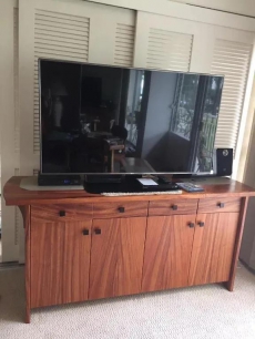 Waikiki Shore 1 bedroom with large lanai at Waikiki Beach with free parking 