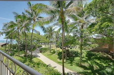Waikiki Shore 1 bedroom with large lanai at Waikiki Beach with free parking 