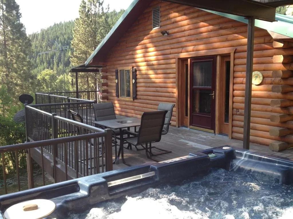 3 Bedrooms Lodge rental in Naches, Washington