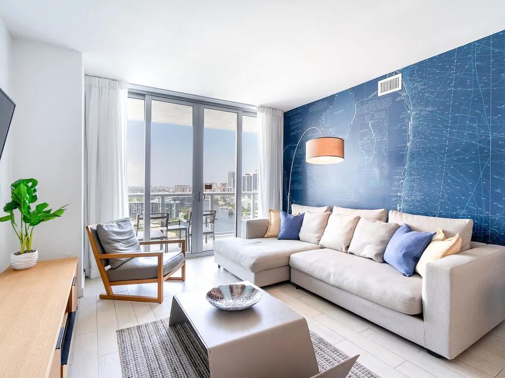 2 Bedrooms Apartment Rental in Hallandale Beach, Florida