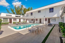 #102 BEAUTIFUL & NEWLY RENOVATED BEACH WALK STUDIO