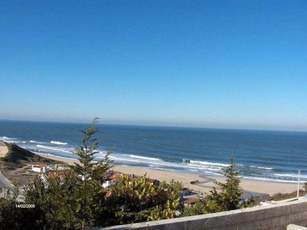 3 Bedrooms Beachfront, Oceanfront, Waterfront, Lakefront Country House rental with Private pool in Portugal, Europe. Front sea beach  holiday house