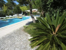 Front sea beach  holiday house