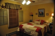 Farm Animals! Quaint Mountain Cabin! 74 Acres of Private Hiking!