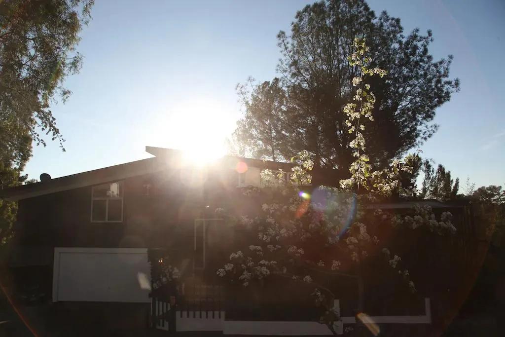 2 Bedrooms House Rental in Los Angeles, California