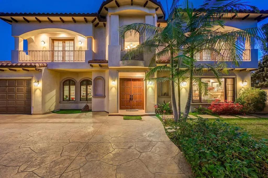6 Bedrooms House Rental in Los Angeles, California