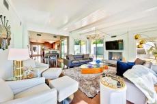 Ski Hill 32 - Ideal Condo - Walk to Gondola and Main St. - Sleeps 8