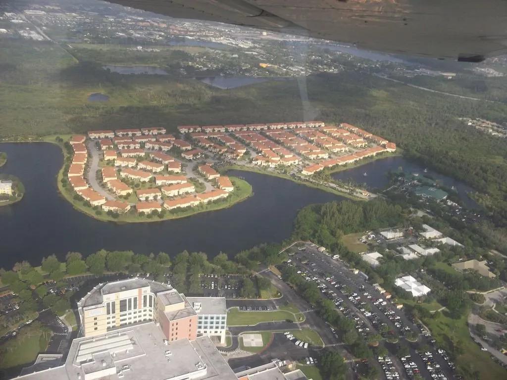 3 Bedrooms Townhome Rental in Fort Myers, Florida