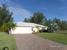 2010 new house, extra large pool area, west facing electrically heated pool