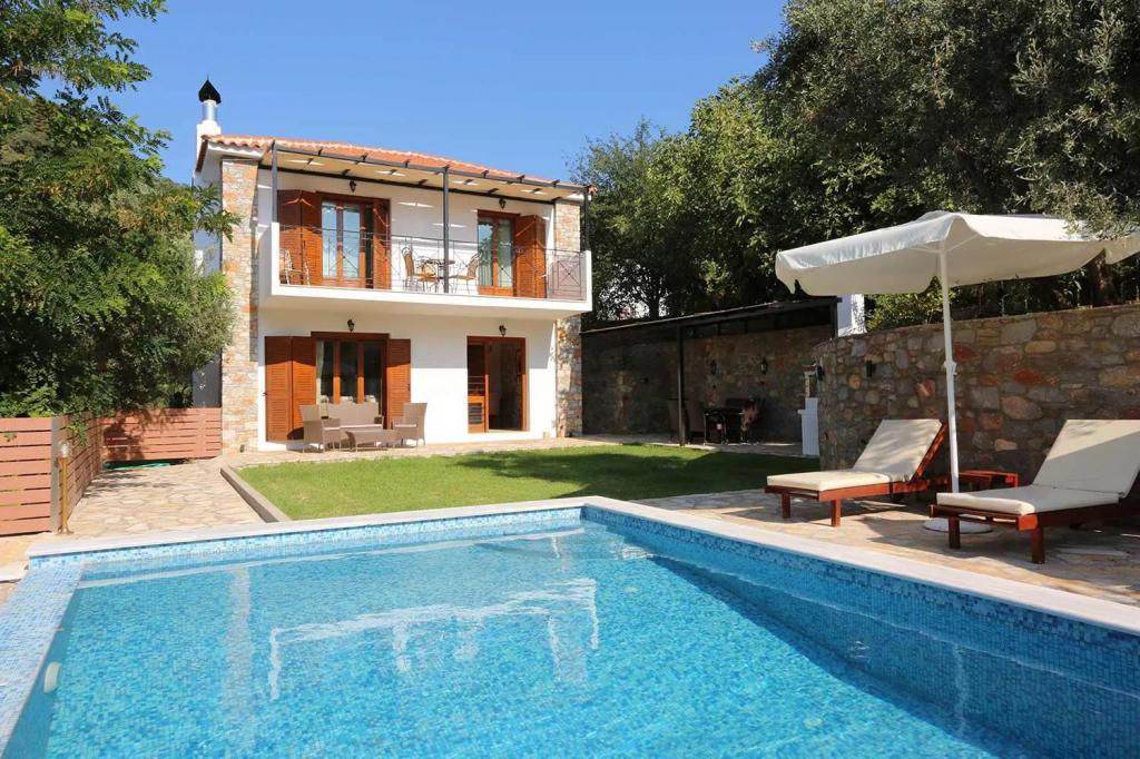 2 Bedrooms Villa Rental in Greece, Europe