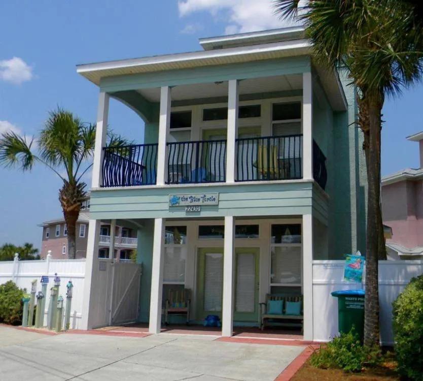 3 Bedrooms Beachfront House Rental in Panama City Beach, Florida